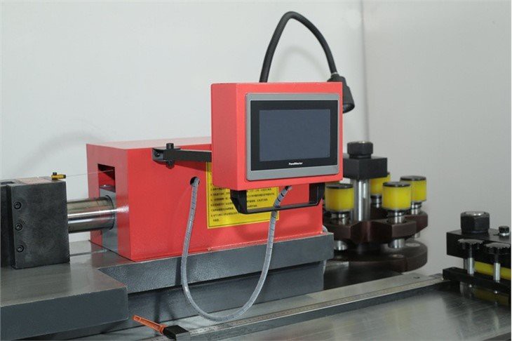 Copper busbar cutting machine 3